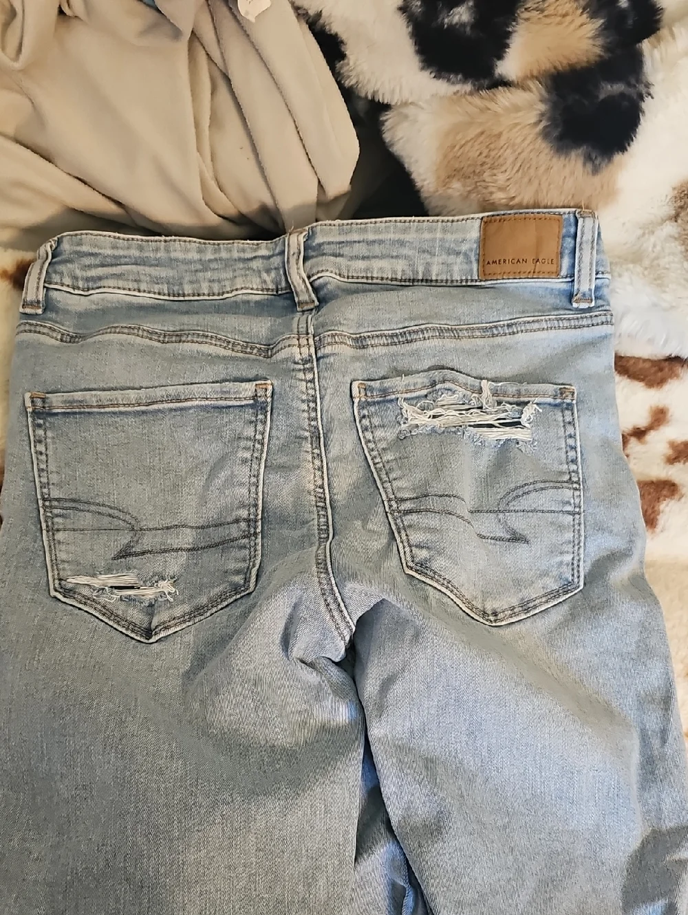 American Eagle Light Wash Distressed Women’s Jeans - Size 6 High-Rise Jeggings - Picture 8 of 8